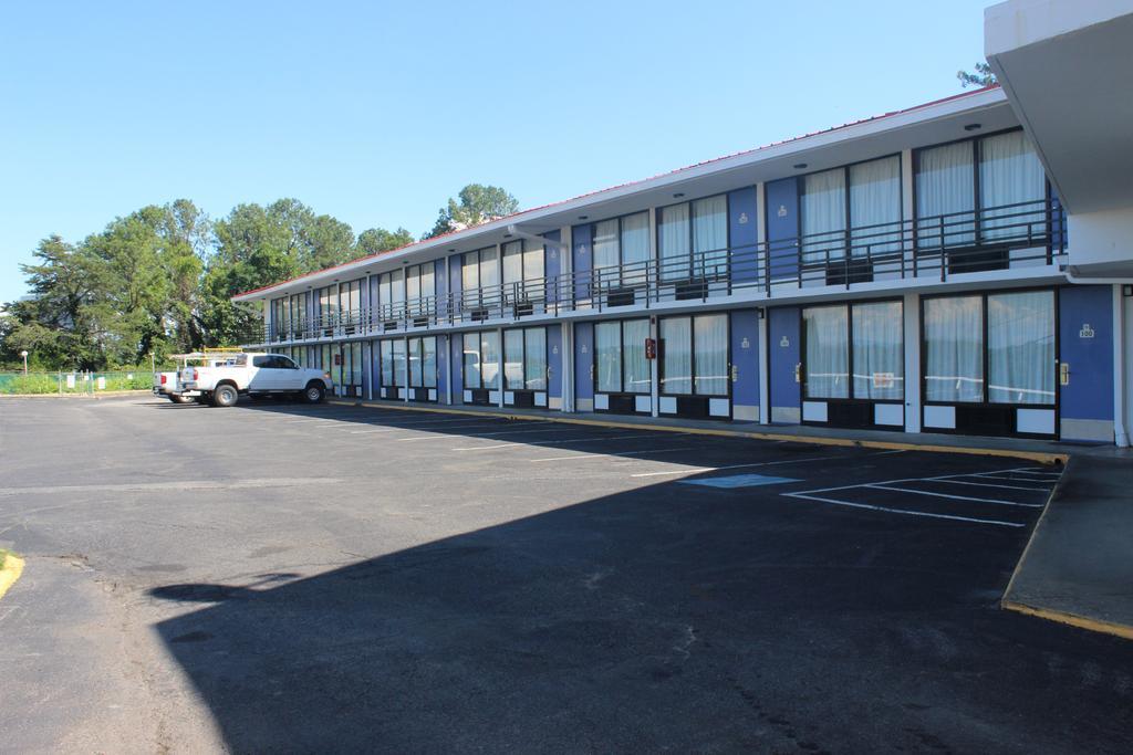 Hotel 6-cleveland, Tn 2*