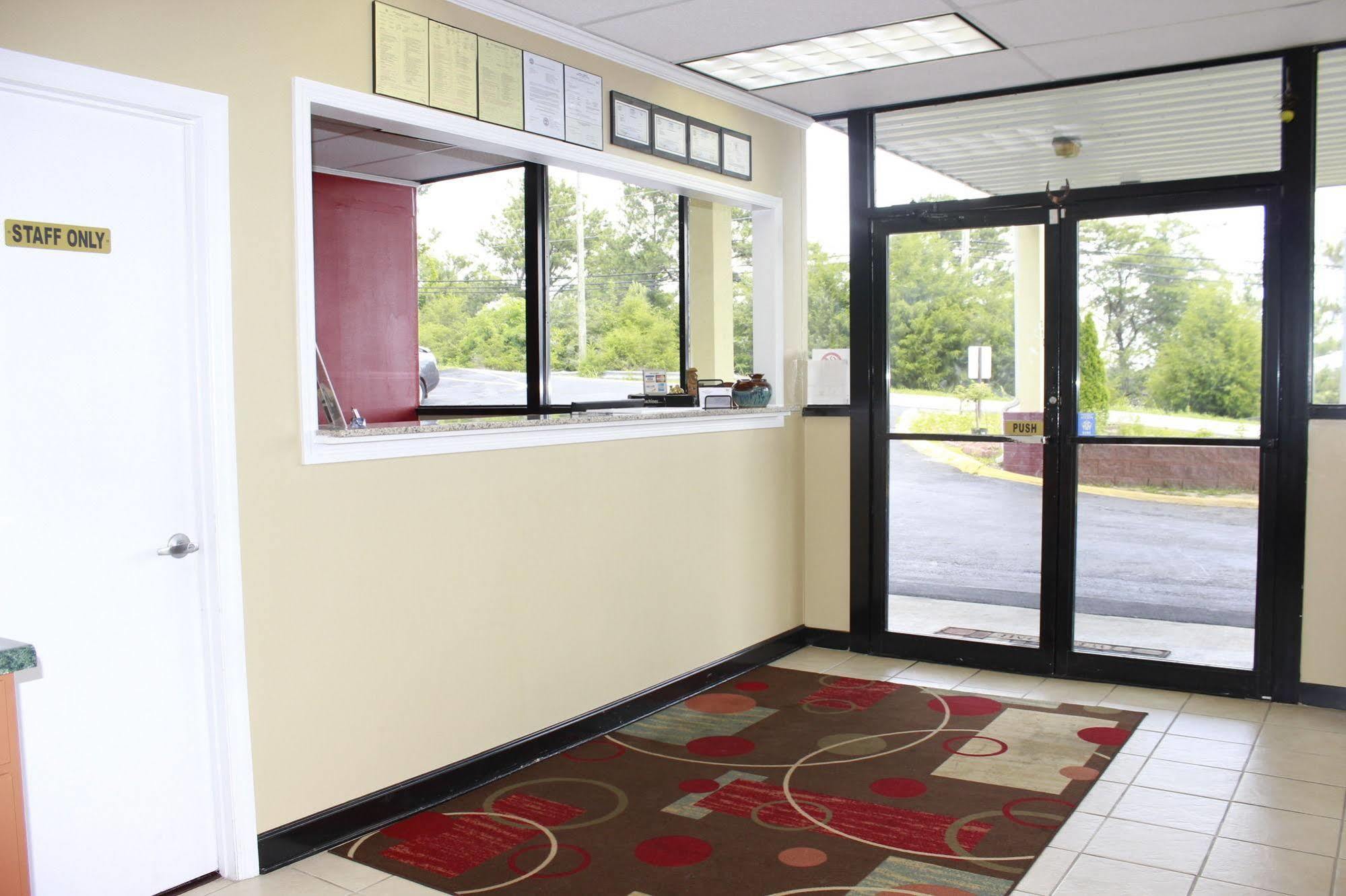Hotel 6-cleveland, Tn 2*