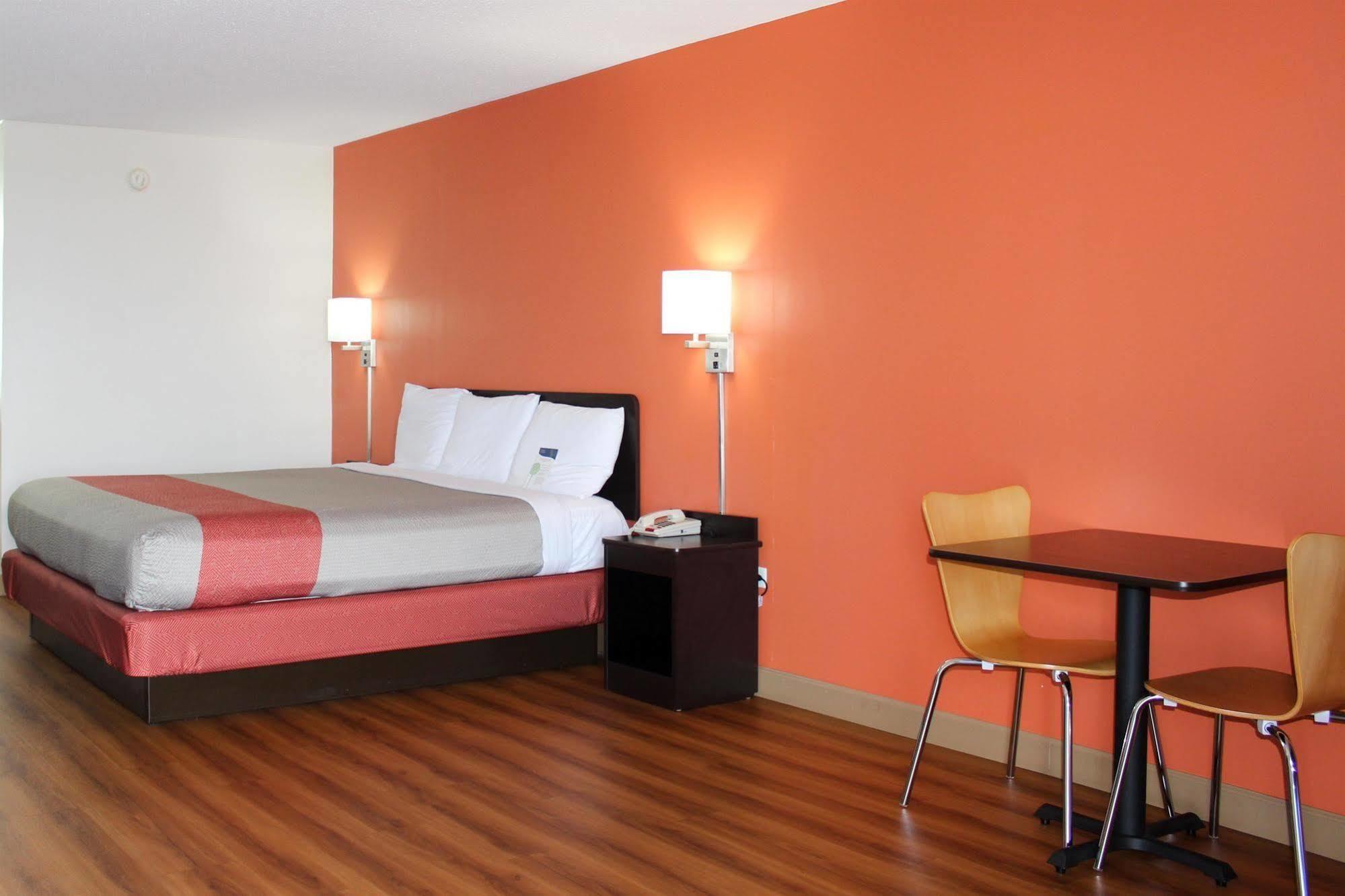 Hotel 6-cleveland, Tn Cleveland